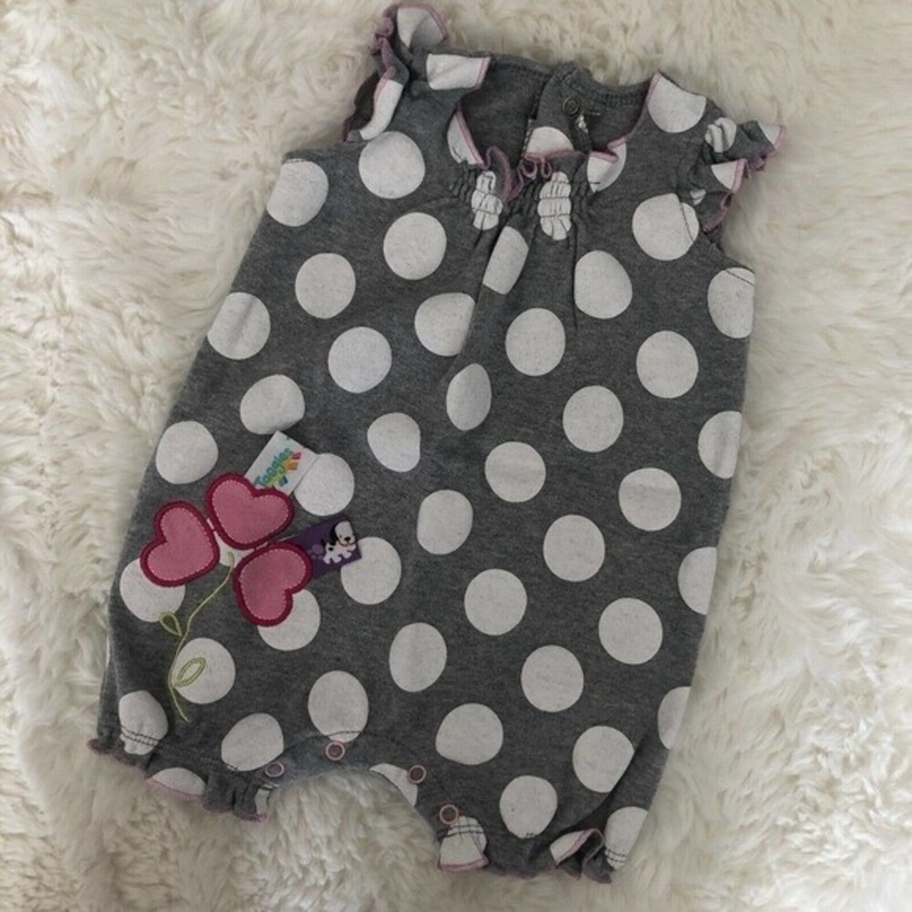 Taggies baby girl romper Size 6 month polkadot hearts snap button COTTON